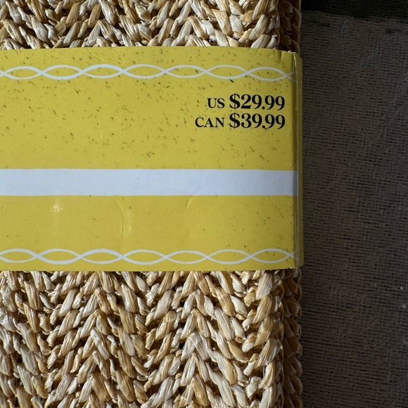 NWT Straw Weaved Tan Table Runner with Pineapple Embroidery - Picture 4 of 4